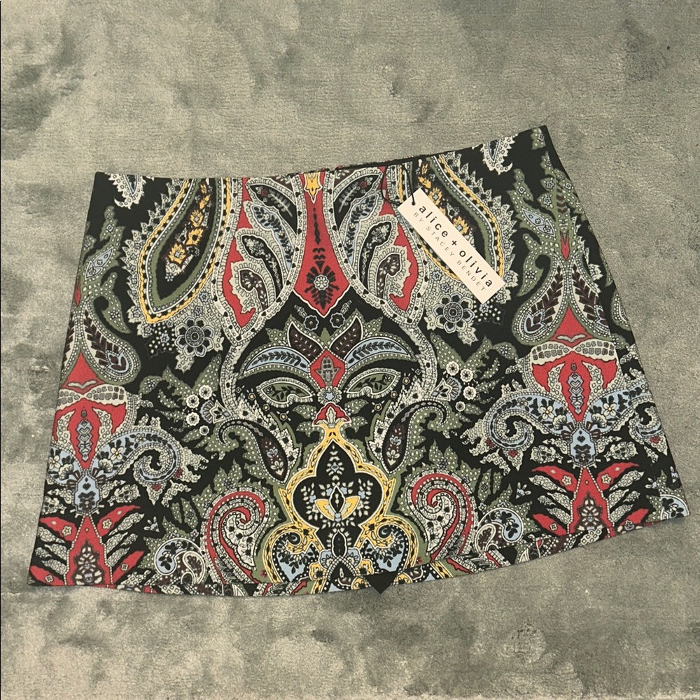 Alice and Olivia NWT Paisley Poem Skort